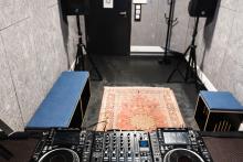 Room 21 - DJ
