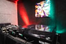 Room 19 - DJ