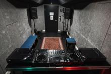 Room 19 - DJ