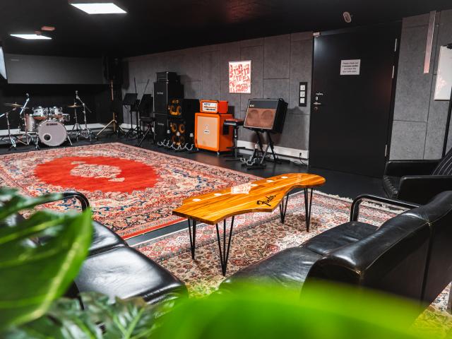 Room 8 - Premium