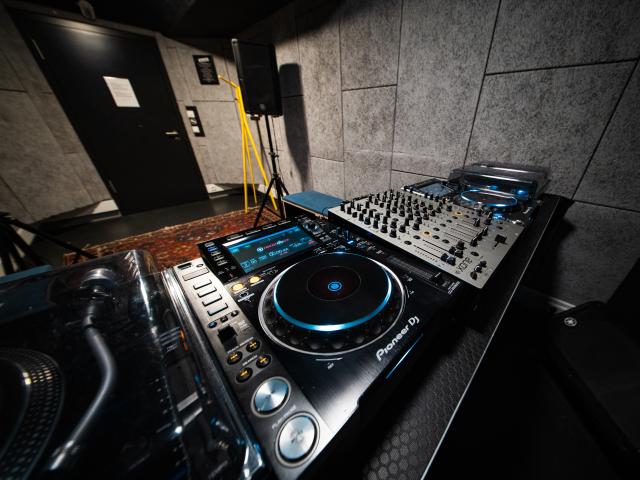 Room 19 cdj view