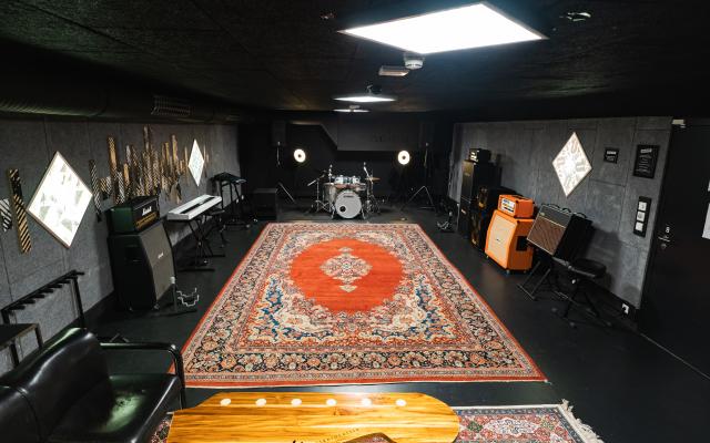 Room 8 - Premium
